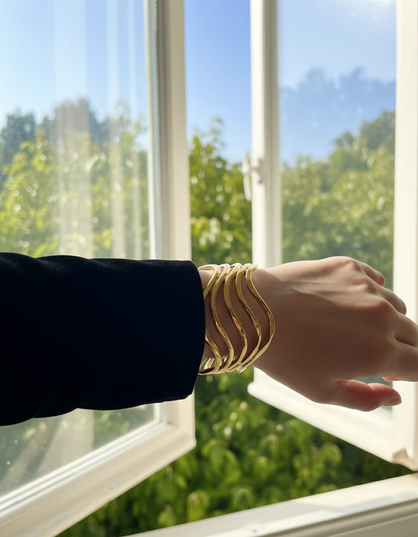 Golden Wave Handcuff